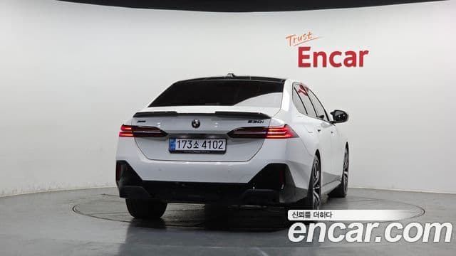 BMW 5 Series 2024 — ფოტო 4/20