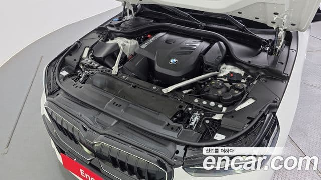 BMW 5 Series 2024 — ფოტო 6/20