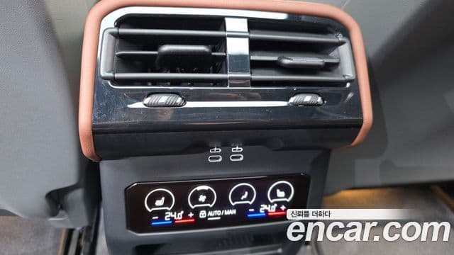 BMW 5 Series 2024 — ფოტო 18/20