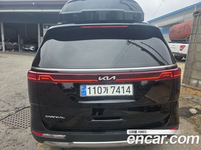 Kia Carnival 2023 — Фото 1/20