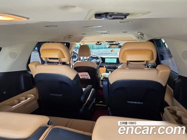 Kia Carnival 2023 — Фото 17/20