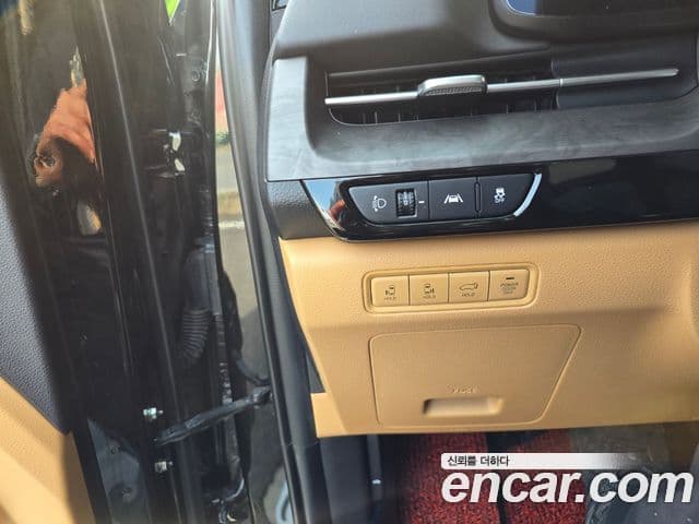 Kia Carnival 2023 — Фото 19/20
