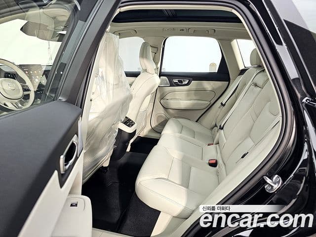 Volvo XC60 2026 — Photo 18/20
