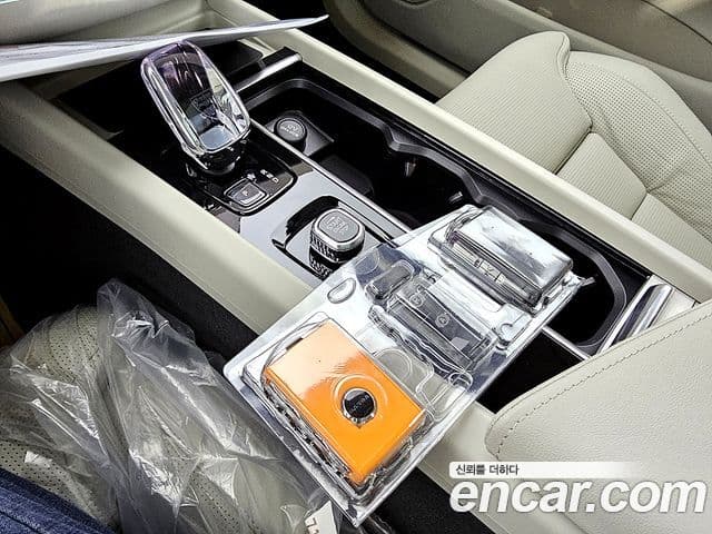 Volvo XC60 2026 — Photo 2/20