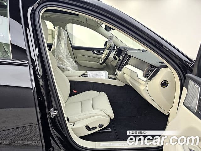 Volvo XC60 2026 — Photo 14/20
