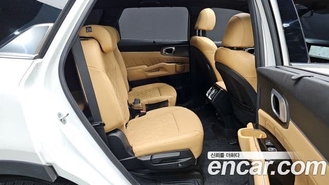 Kia Sorento 2022 — Фото 11/20