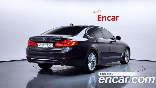 BMW 5 Series 2019 — Şəkil 2/20