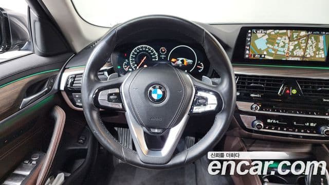 BMW 5 Series 2019 — Şəkil 13/20