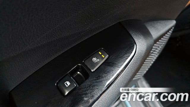 Kia Seltos 2024 — ფოტო 17/20