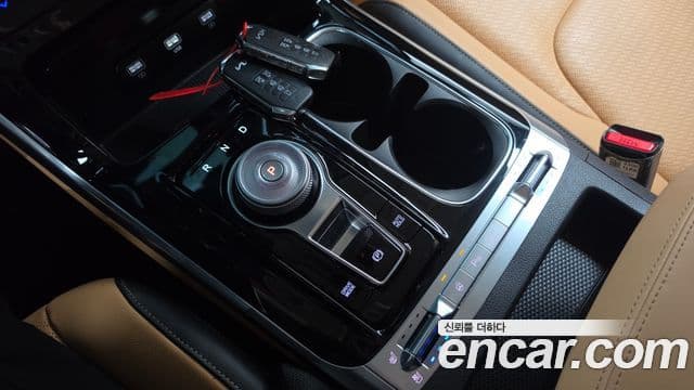 Kia Carnival 2023 — Şəkil 9/20