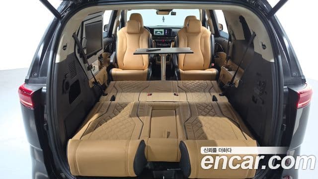 Kia Carnival 2023 — Фото 15/20