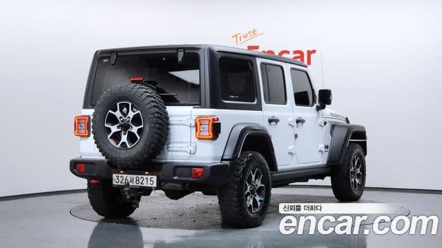 Jeep Wrangler 2020 — ფოტო 2/20