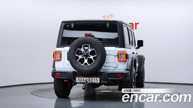 Jeep Wrangler 2020 — ფოტო 4/20