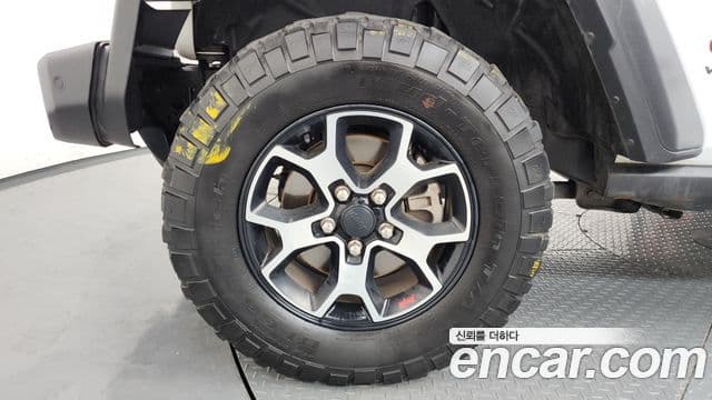 Jeep Wrangler 2020 — ფოტო 5/20