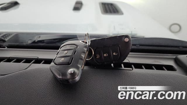 Jeep Wrangler 2020 — ფოტო 15/20