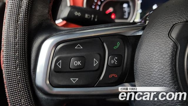 Jeep Wrangler 2020 — ფოტო 17/20