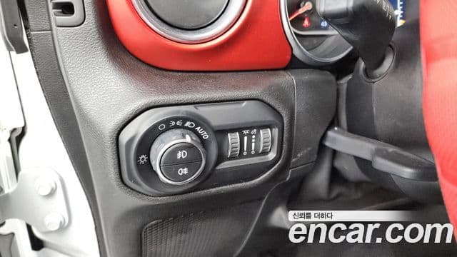 Jeep Wrangler 2020 — ფოტო 20/20