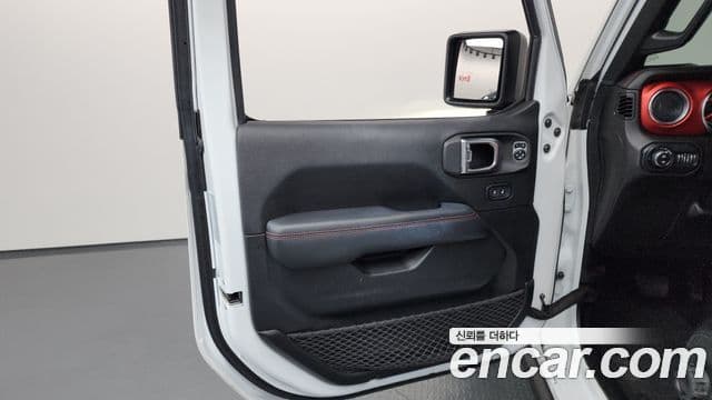 Jeep Wrangler 2020 — Photo 21/34