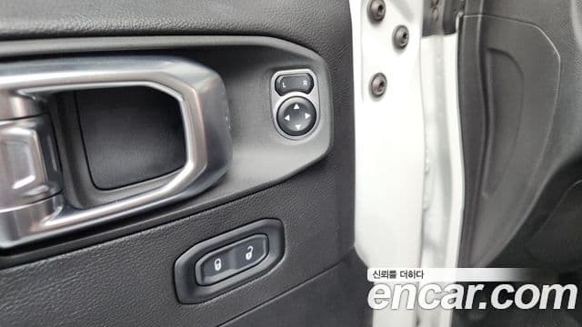Jeep Wrangler 2020 — Photo 14/34