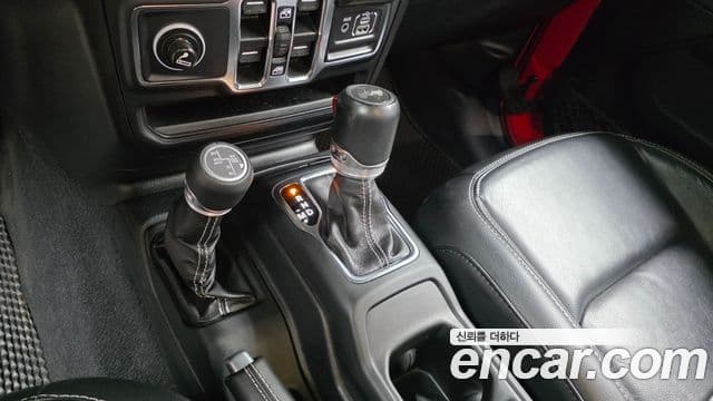Jeep Wrangler 2021 — Şəkil 9/20