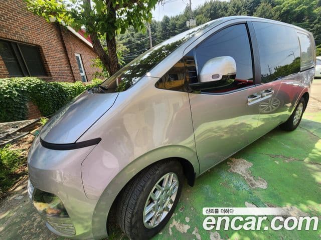 Hyundai Staria 2023 — Фото 1/13
