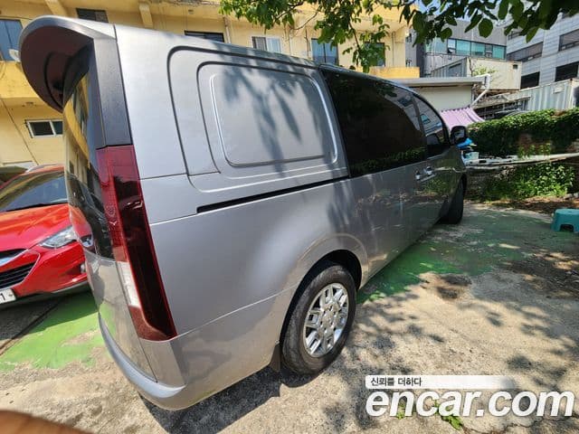 Hyundai Staria 2023 — Фото 3/13