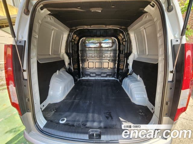 Hyundai Staria 2023 — Фото 4/13