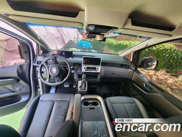 Hyundai Staria 2023 — Фото 10/13