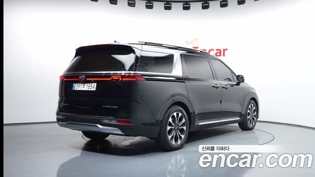 Kia Carnival 2021 — фото 2 из 19