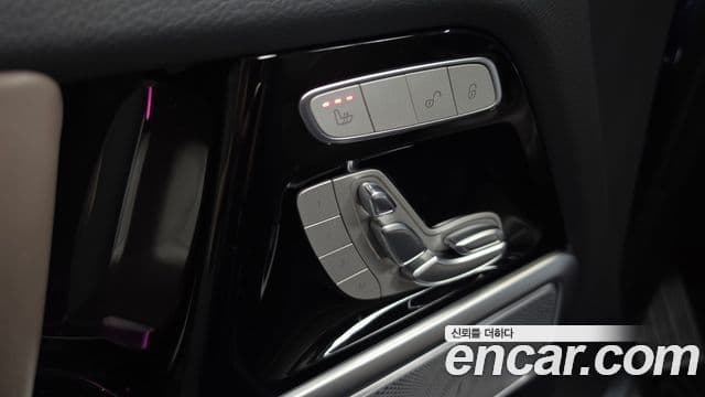 Mercedes-Benz G-Class 2024 — Photo 21/33