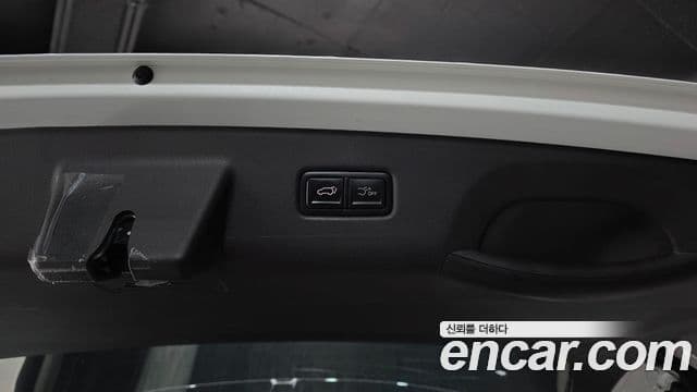 Kia Carnival 2024 — Фото 16/20