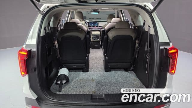 Kia Carnival 2024 — Фото 17/20