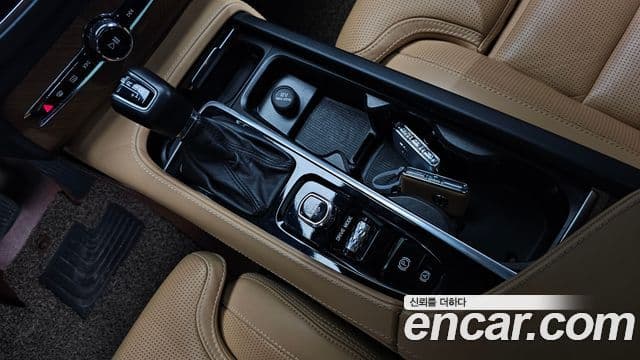 Volvo XC90 2018 — Фото 9/20