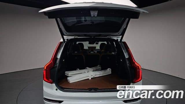 Volvo XC90 2018 — Фото 20/20