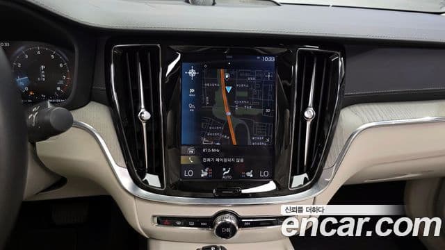 Volvo S60 2020 — ფოტო 14/20