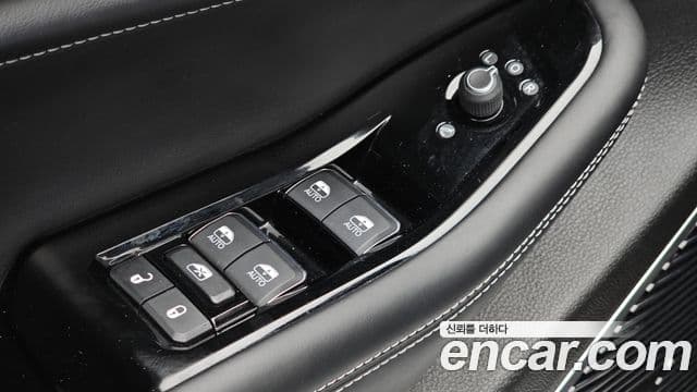 Jeep Grand Cherokee 2022 — ფოტო 23/33