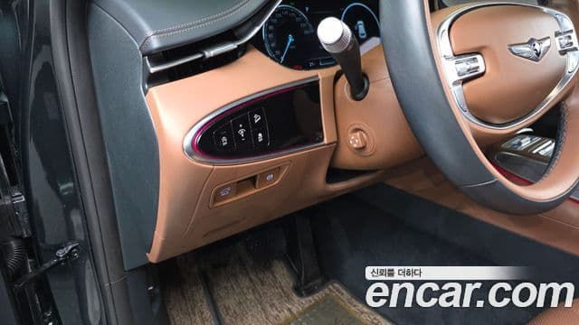 Genesis GV70 2022 — Şəkil 13/20