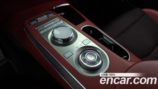 Genesis GV70 2021 — ფოტო 9/20