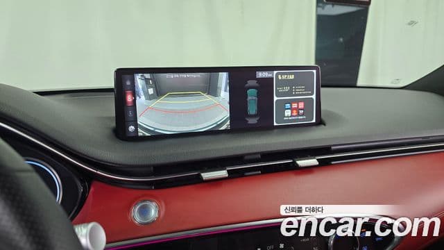 Genesis GV70 2021 — ფოტო 14/20