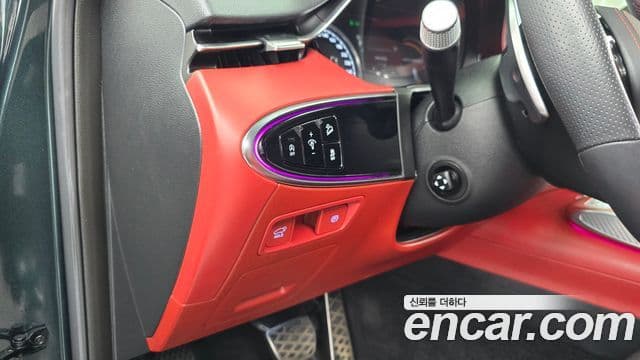 Genesis GV70 2021 — ფოტო 17/20