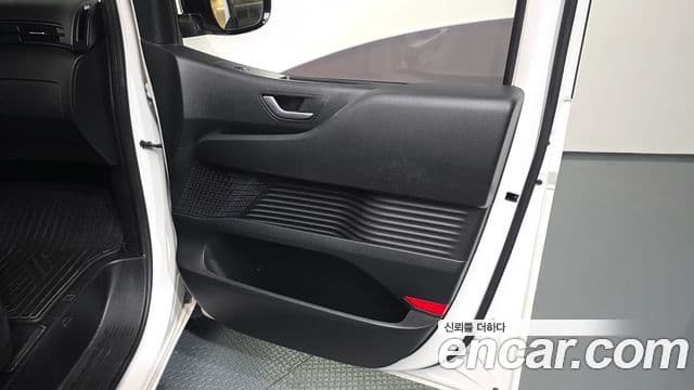 Hyundai Staria 2022 — Şəkil 24/31