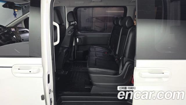 Hyundai Staria 2022 — Şəkil 3/31