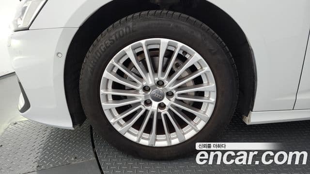 Audi A6 2020 — ფოტო 5/20
