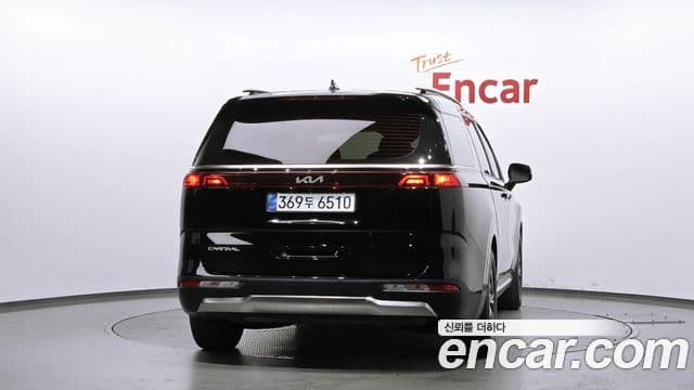 Kia Carnival 2023 — ფოტო 4/20