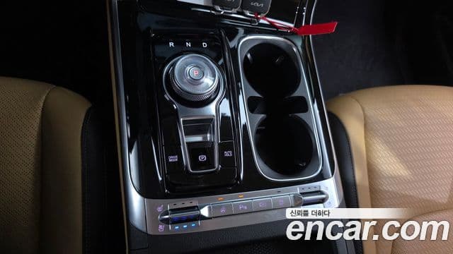 Kia Carnival 2023 — ფოტო 9/20