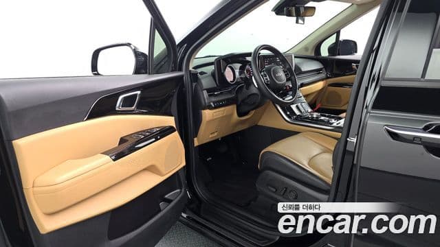 Kia Carnival 2023 — ფოტო 10/20