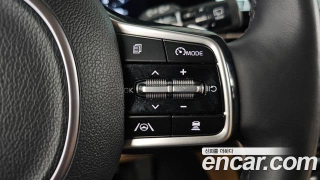 Kia Carnival 2022 — Şəkil 17/20