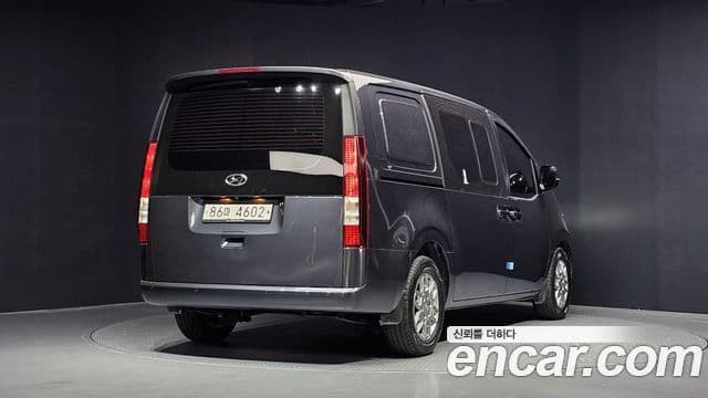 Hyundai Staria 2021 — Фото 2/20