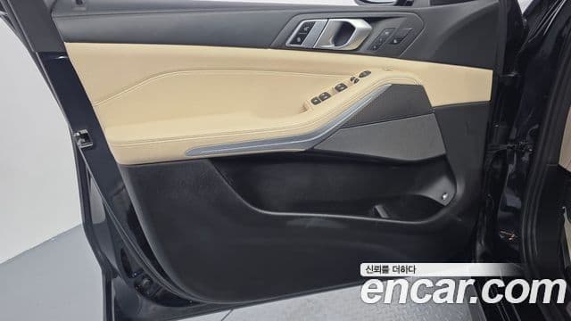 BMW X5 2021 — Photo 13/33