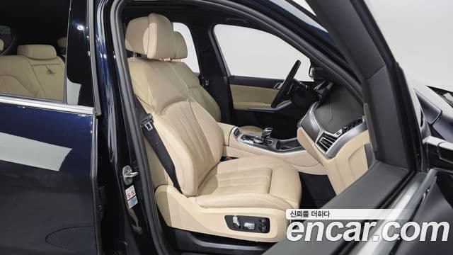 BMW X5 2021 — Photo 28/33